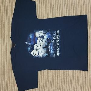 Made in USA. Mount Rushmore. Prairie Mountain T shirt. Size Medium